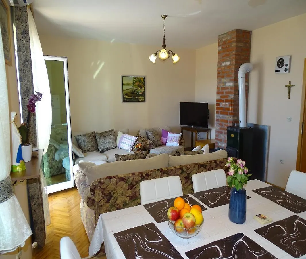 Lovely 3 Bedroom Apartment Lemi Near Beach Rtina