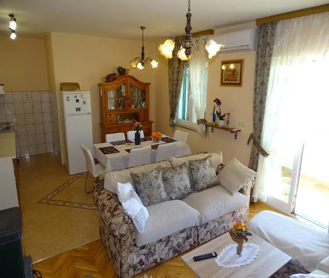 Lovely 3 Bedroom Apartment Lemi Near Beach Rtina 0*,  Croatia