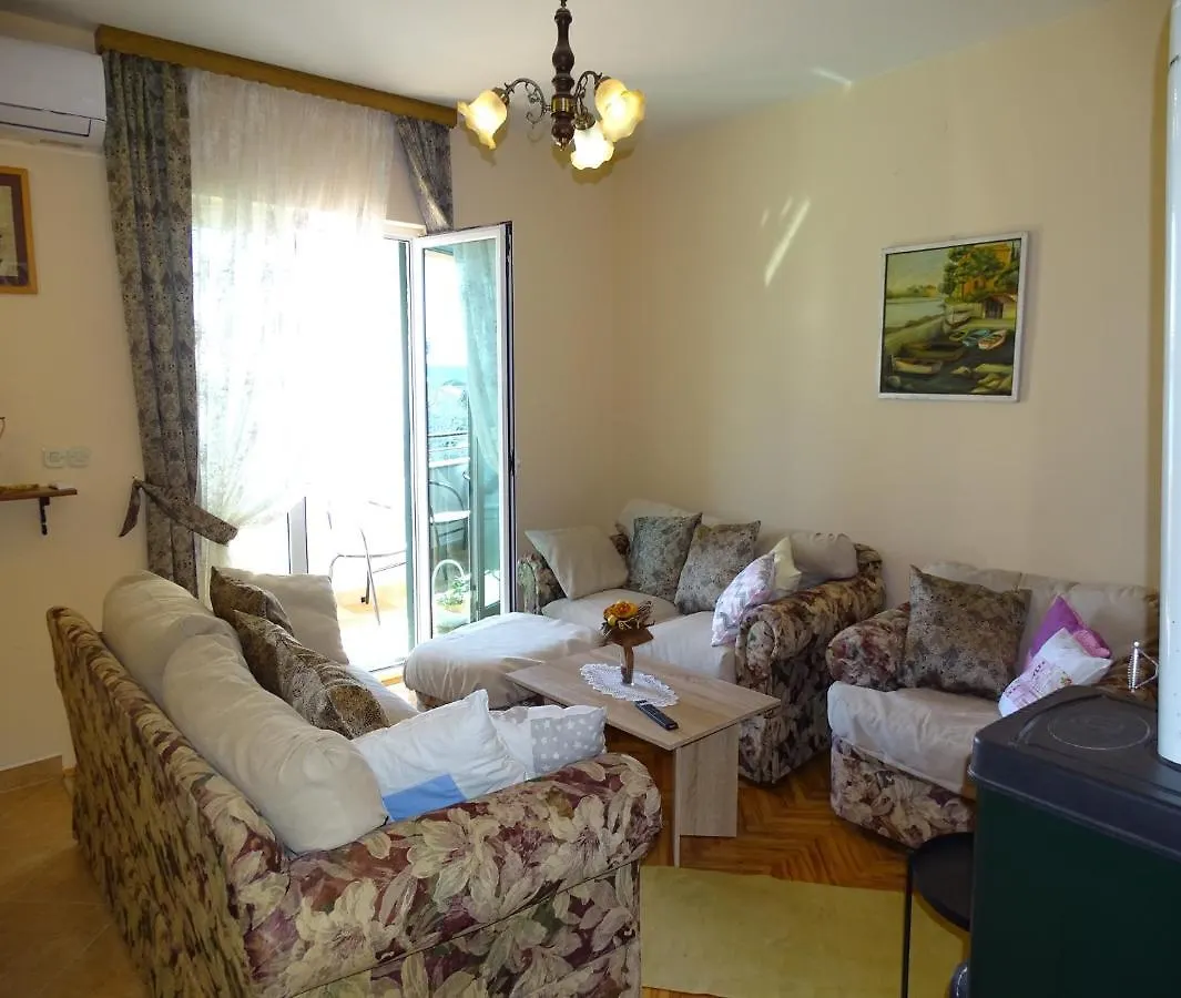 Lovely 3 Bedroom Apartment Lemi Near Beach Rtina 0*,