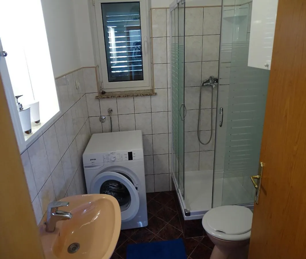 Lovely 3 Bedroom Apartment Lemi Near Beach Rtina
