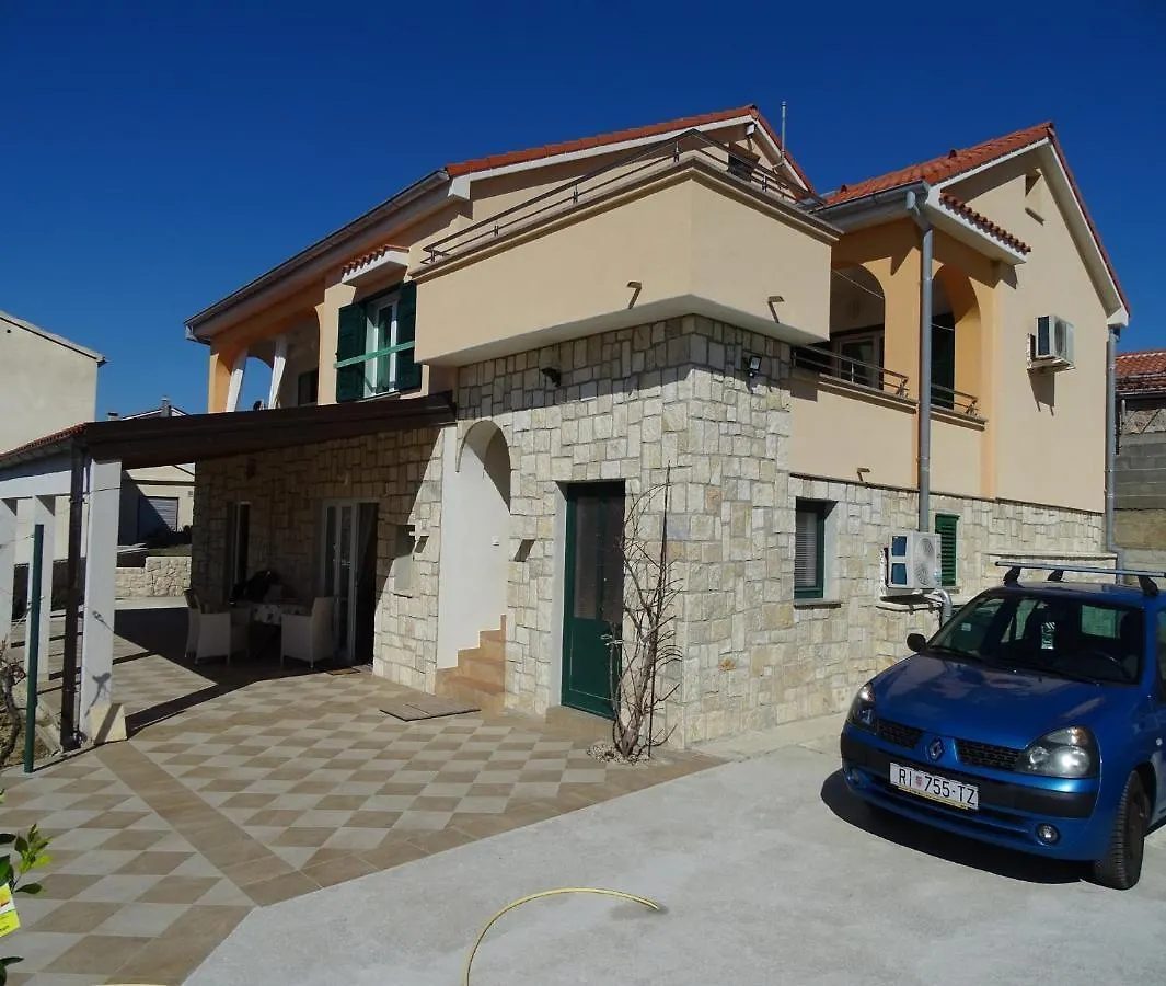 Lovely 3 Bedroom Apartment Lemi Near Beach Rtina Croatia