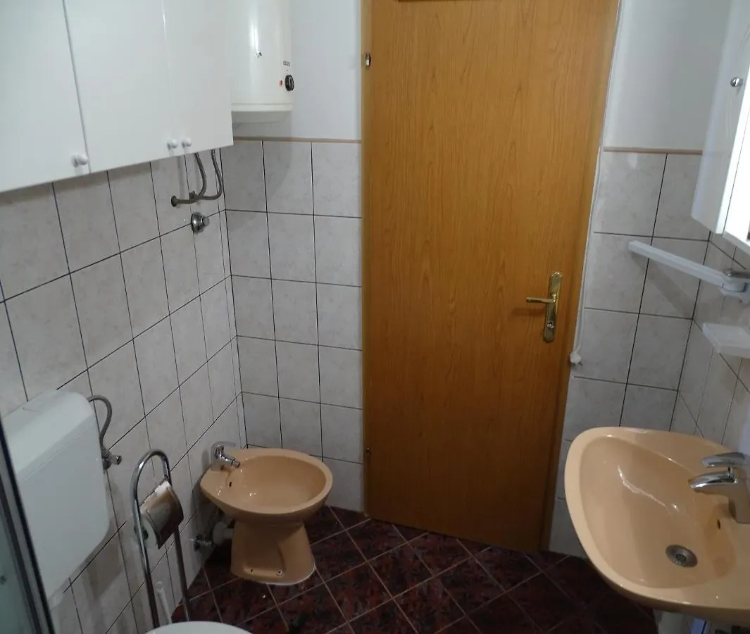 Lovely 3 Bedroom Apartment Lemi Near Beach Rtina Croatia