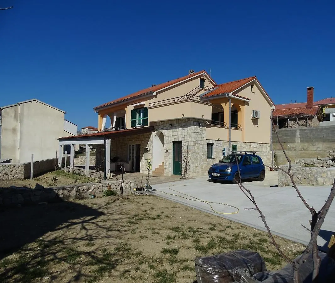 Lovely 3 Bedroom Apartment Lemi Near Beach Rtina